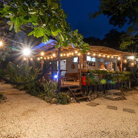 Akih Pods Hostel Playa Santa Teresa  Екстериор снимка