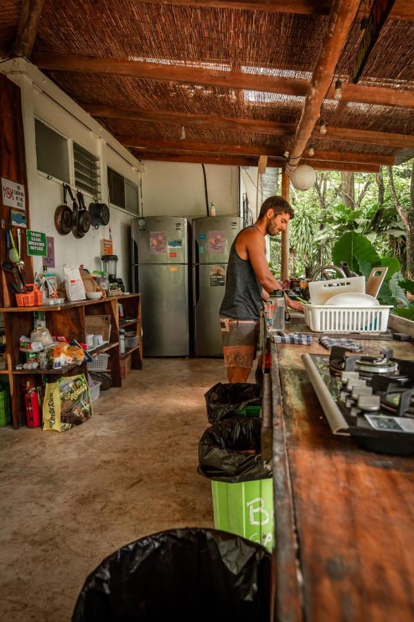 Akih Pods Hostel Playa Santa Teresa  Екстериор снимка