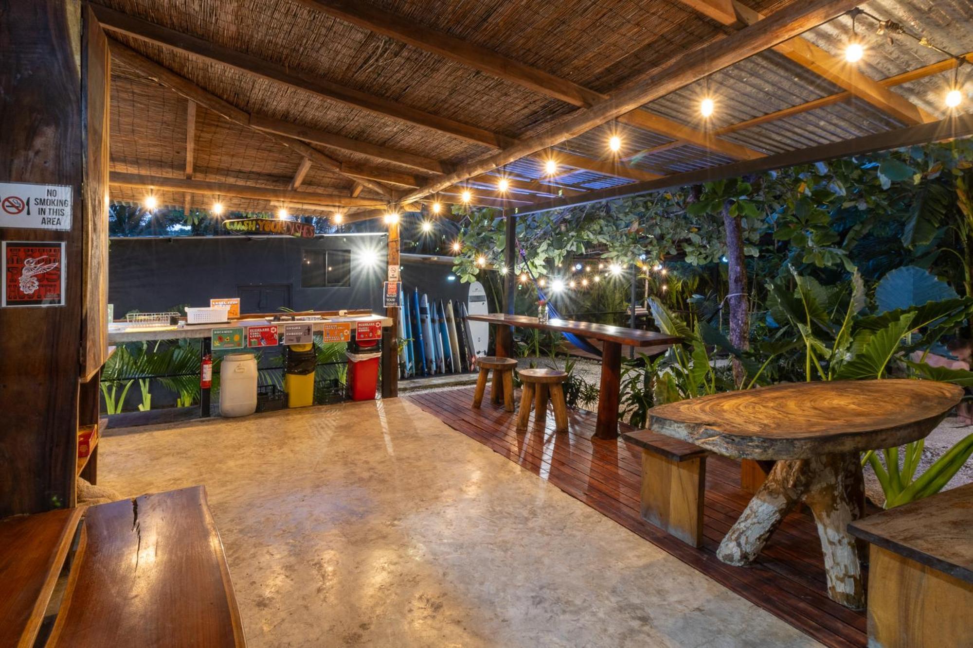 Akih Pods Hostel Playa Santa Teresa  Екстериор снимка