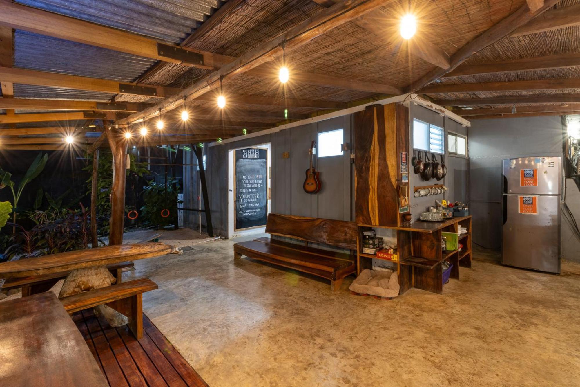 Akih Pods Hostel Playa Santa Teresa  Екстериор снимка