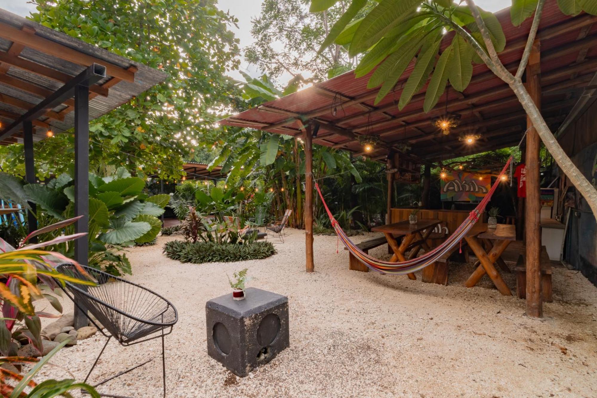 Akih Pods Hostel Playa Santa Teresa  Екстериор снимка