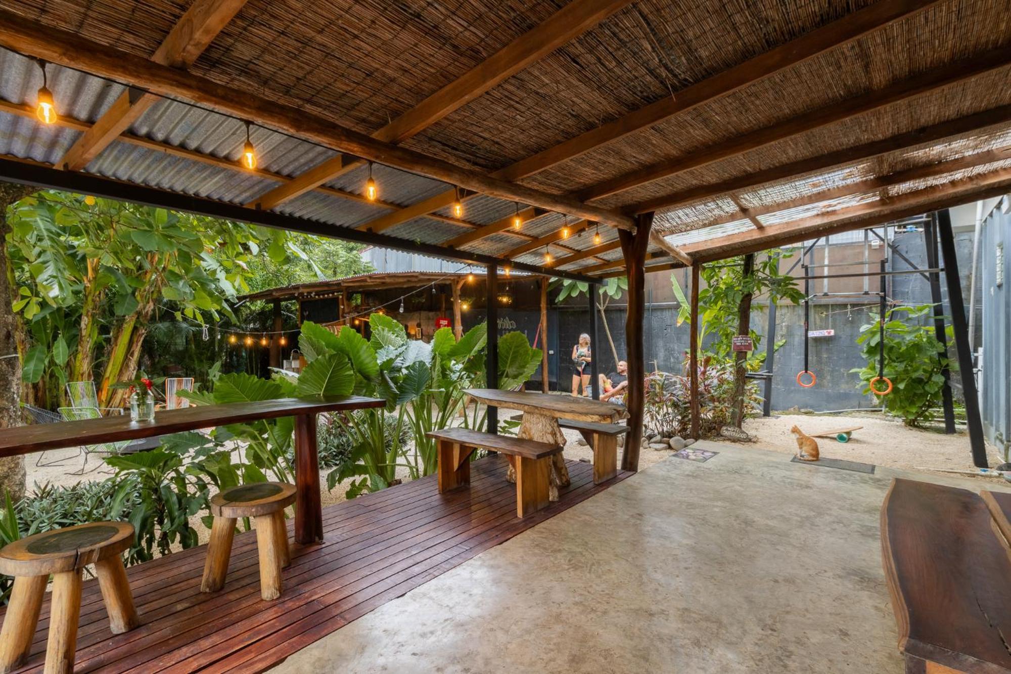 Akih Pods Hostel Playa Santa Teresa  Екстериор снимка