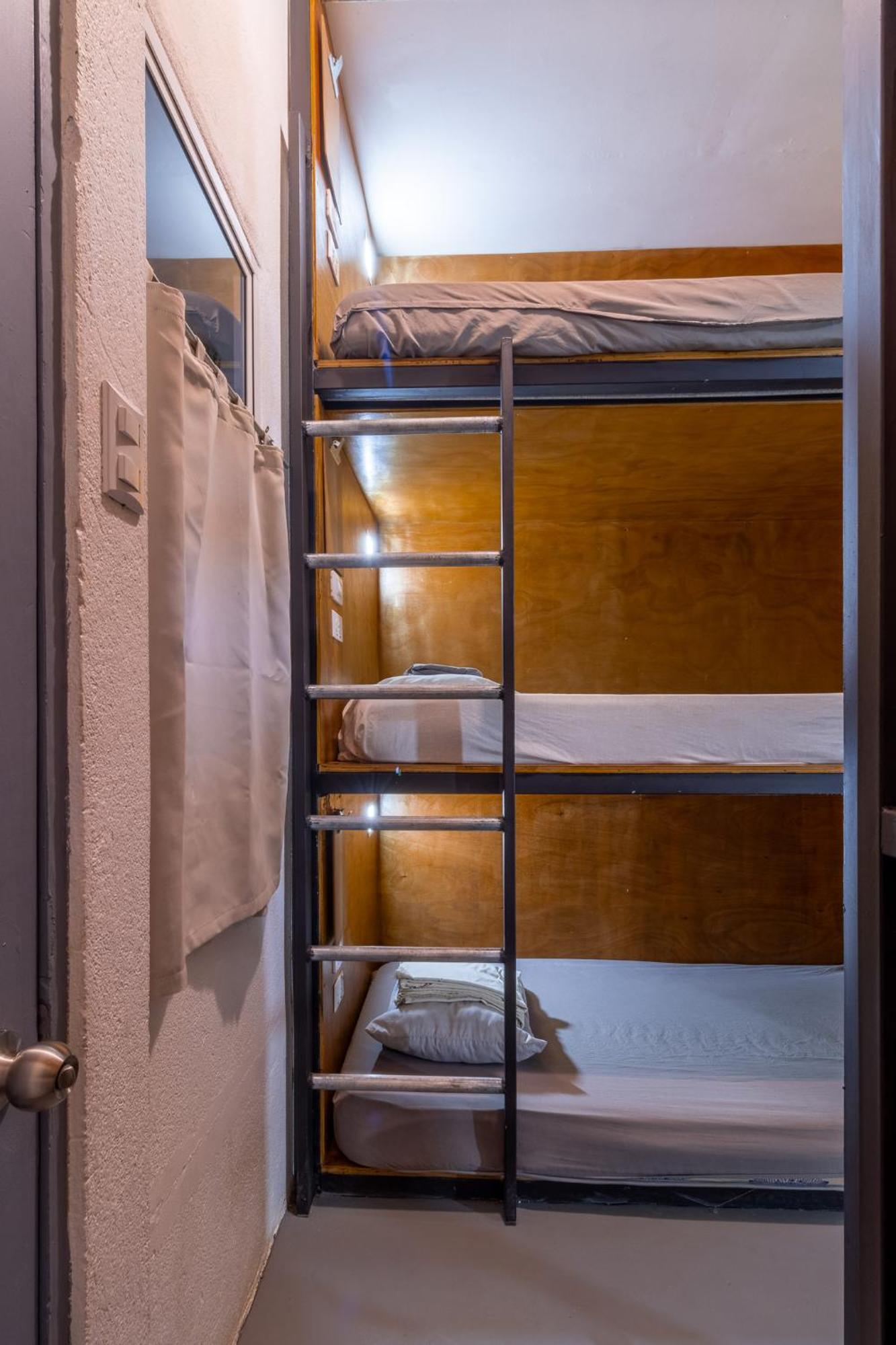 Akih Pods Hostel Playa Santa Teresa  Екстериор снимка