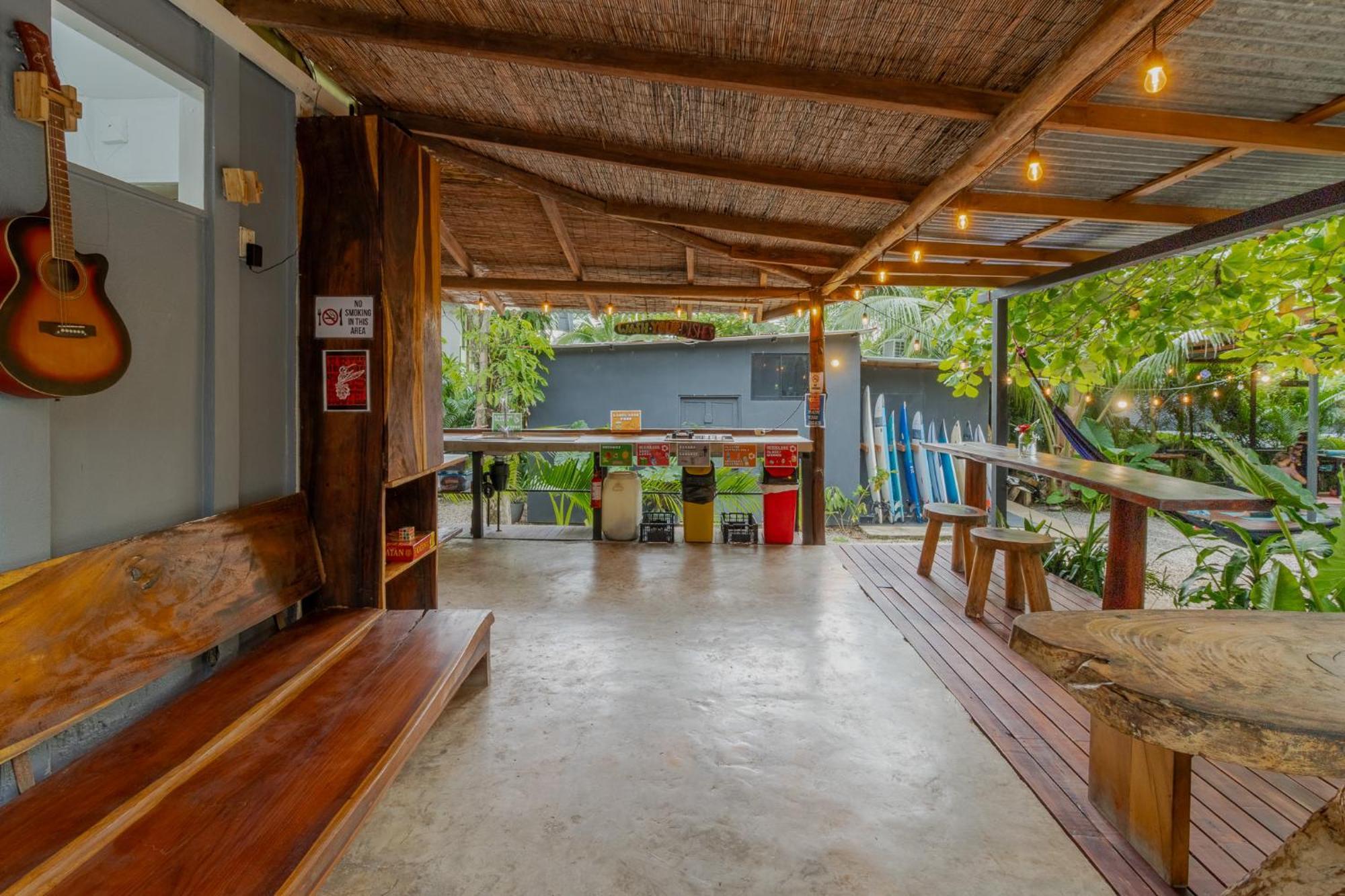 Akih Pods Hostel Playa Santa Teresa  Екстериор снимка