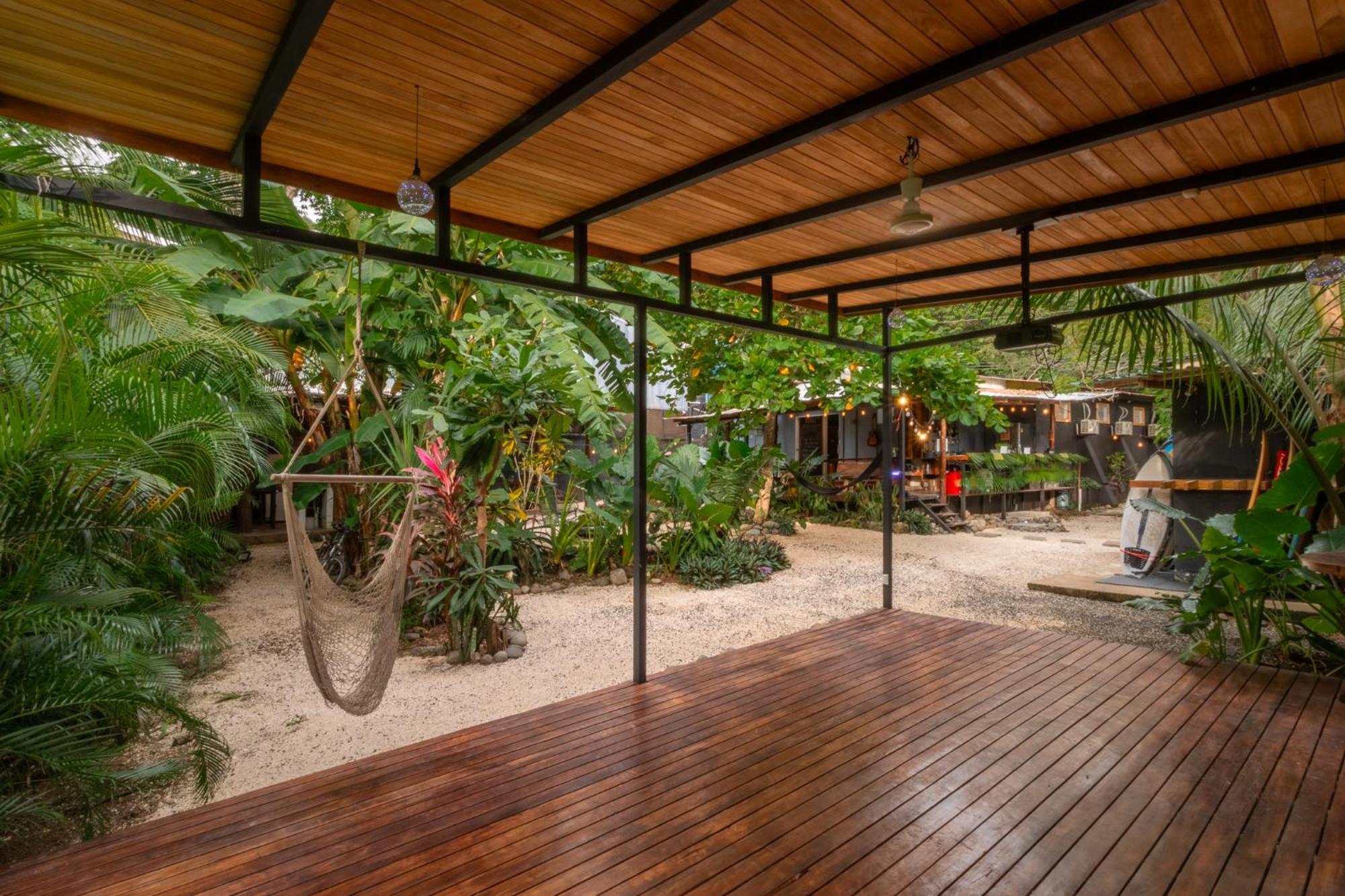 Akih Pods Hostel Playa Santa Teresa  Екстериор снимка
