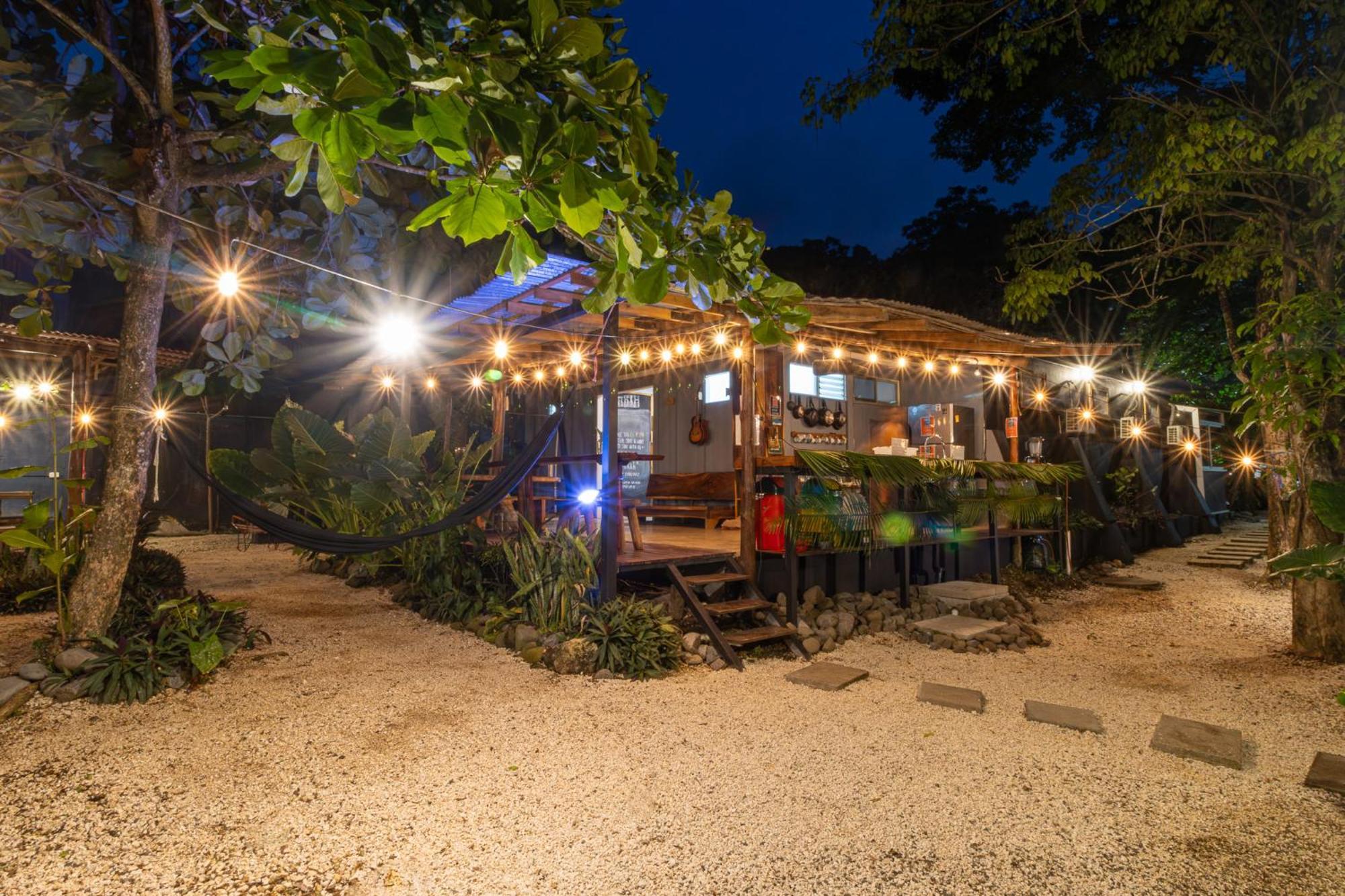Akih Pods Hostel Playa Santa Teresa  Екстериор снимка