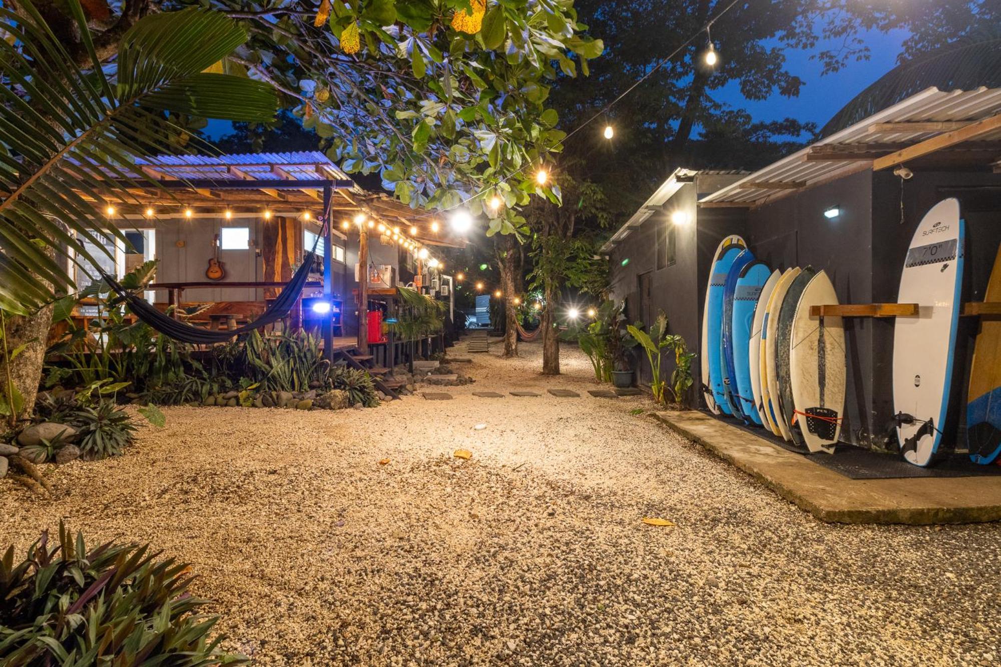 Akih Pods Hostel Playa Santa Teresa  Екстериор снимка